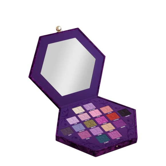 💜sold💜 NIB Jeffree Star -  Blood Lust Eye Shadow Palette - Picture 5 of 8